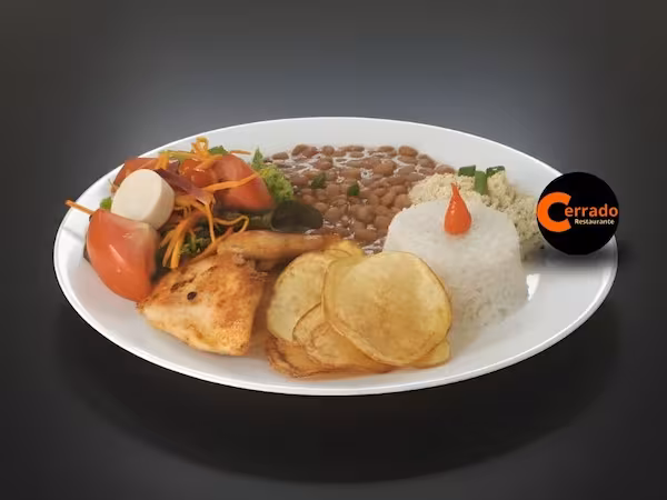 Fil&eacute; de Frango Acebolado com Arroz, Feij&atilde;o e Farofa