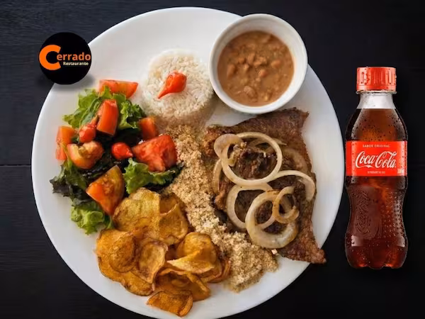 Combo Bife Acebolado + Coca-Cola 200ml com Arroz, Feij&atilde;o e Macarr&atilde;o